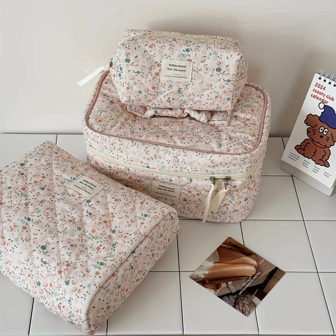 Wholesale Vintage Flower Women Cosmetic Bag Portable Zipper Makeup Travel Organizer Female Handbag Toiletry Quilting PouchXJ250910