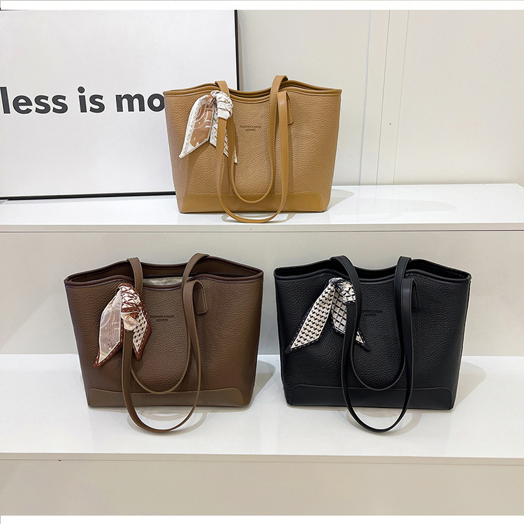 Free shipping designer High-end Large Capacity Tote Bag for Women Korean Version New Retro Single Shoulder Bag Simple Casual Fashion Underarm Bag