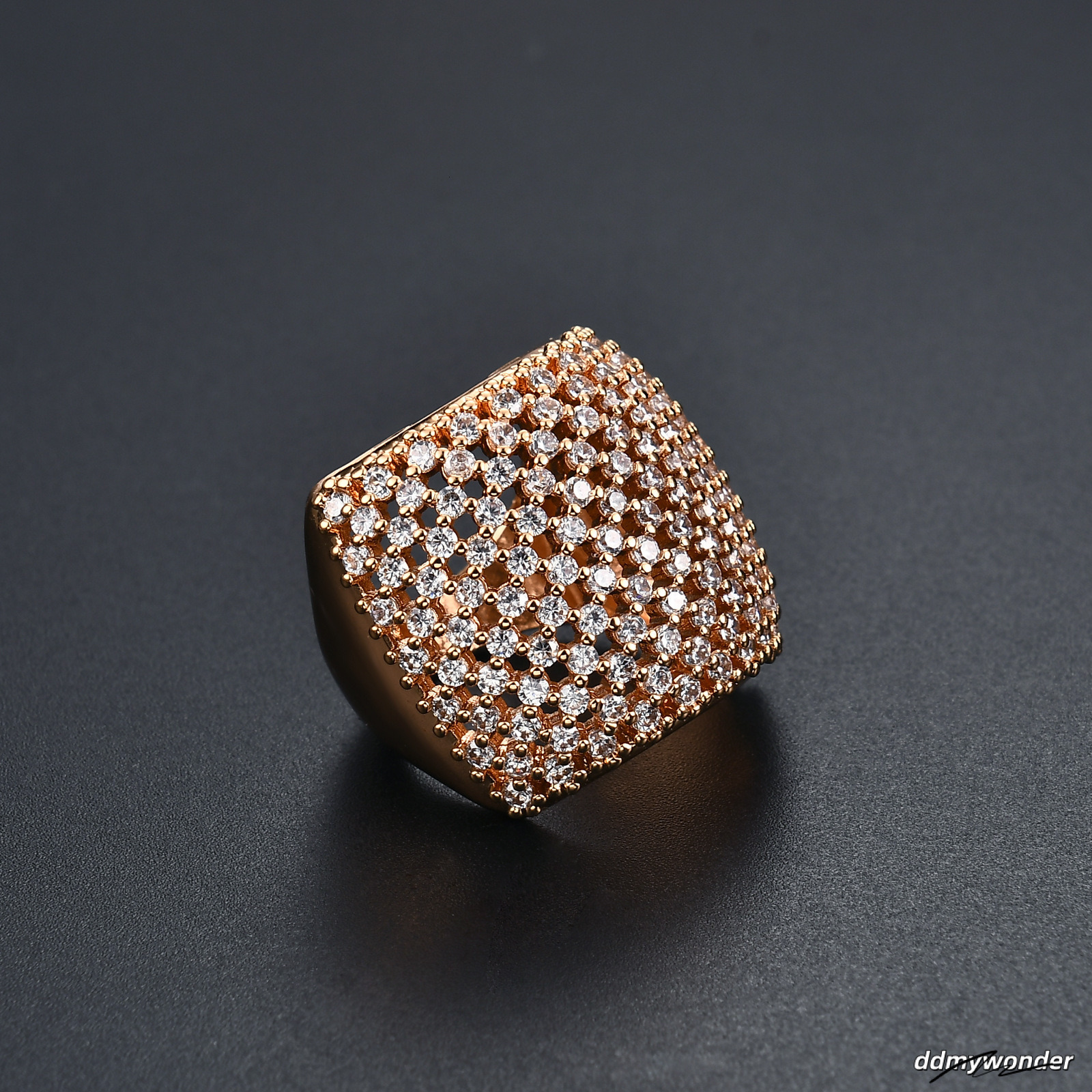 The 2025 New Women's Jewelry Designer's Wedding Ring Features Retro Light Style With Zircon Inlaid, Exuding A Unique Exaggerated And High-En