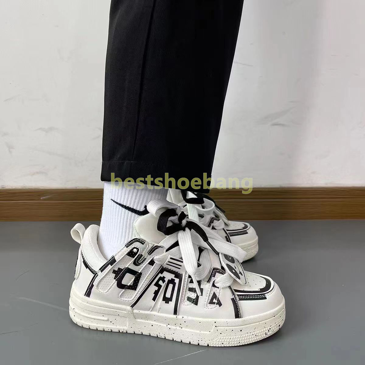 designer shoes womens sneakers mens trainers casual breathable mesh non-slip soft sole stylish panda black graffiti white mens shoes size 36-44