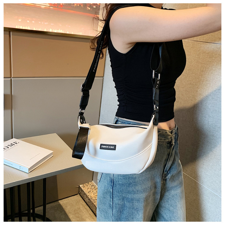 Free shipping designer This Year Trendy Bag for Women Autumn New Super Popular Fashion Single Shoulder Bag Niche High-End Crossbody Bag Korean Style V