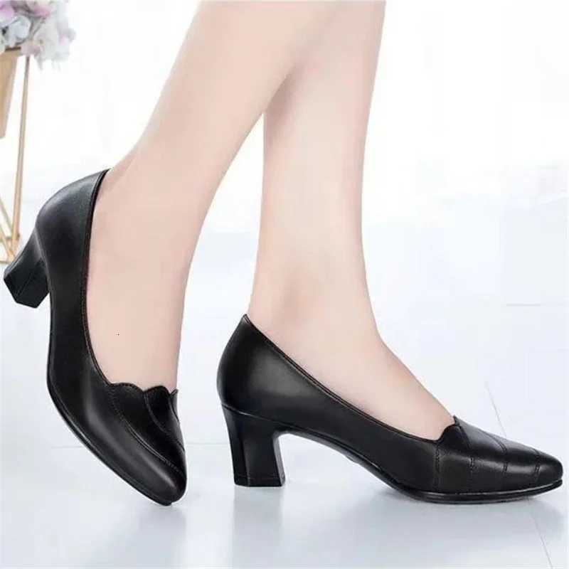 Spring Autumn High Heels for Women British Ladies Shoes SlipOn Pumps Fashion Block Heel Loafers Breathable 2024 W250910