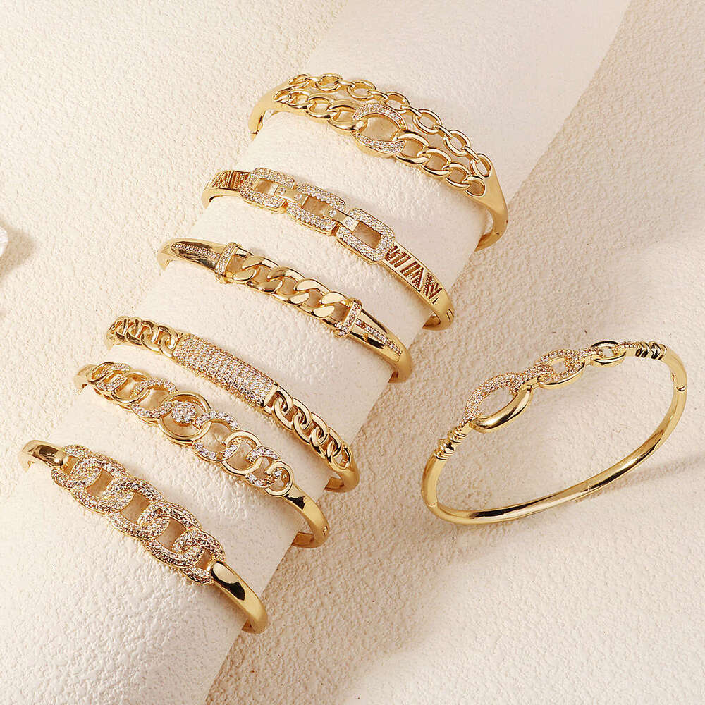 Gold tone designer bracelet for women fashion high-end versatile metal luxury jewelry bullet head moissanite chain full diamond bracelet hollow openin