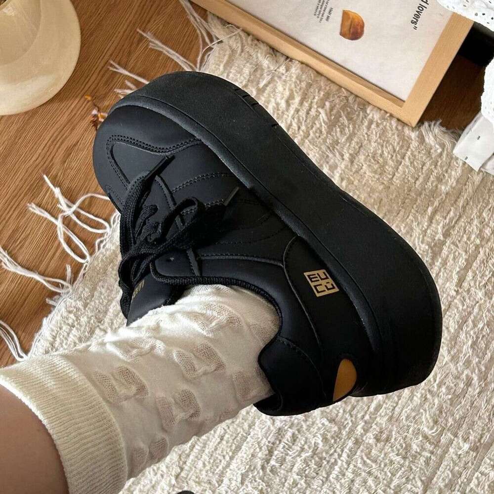High-Quality Black Thick-Soled for Women with Skirts, 2025 Spring New Designer Shoe Sports Training Shoes