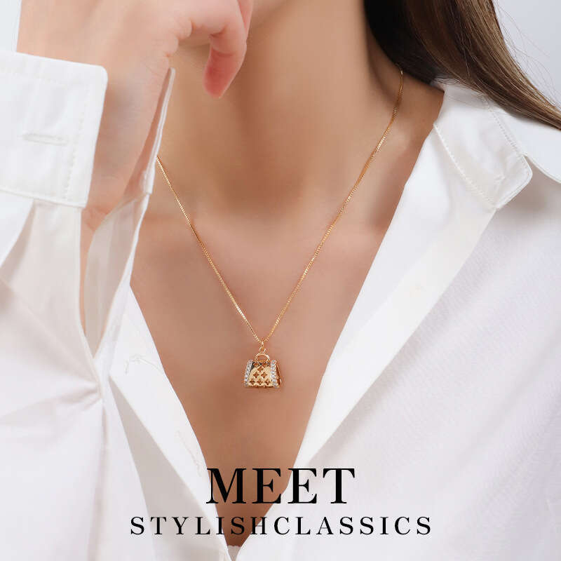 French Light Elegant Bag Necklace for Women Versatile High-End Niche Pendant Personality Little Style Sweater Chain