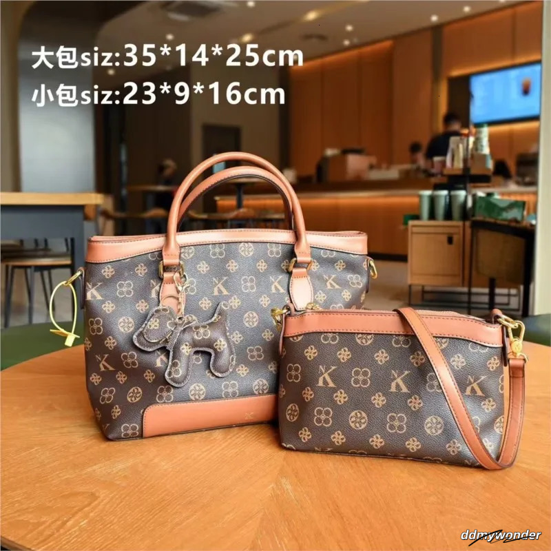 Light Womens Bag 2025 Fashionable Versatile And Highend Handbag With Large Capacity Single Shoulder Crossbod 250805 ddmywonder ddmywonder