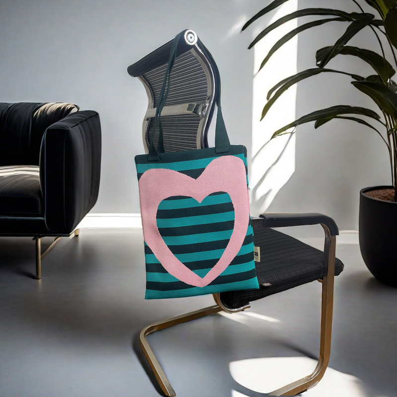 New Heart Shaped Pillow Free Shipping Student Tutoring Bag Designer Bag Office Worker Document Bag High Appearance Japanese And Luxury Bag Korean Simp