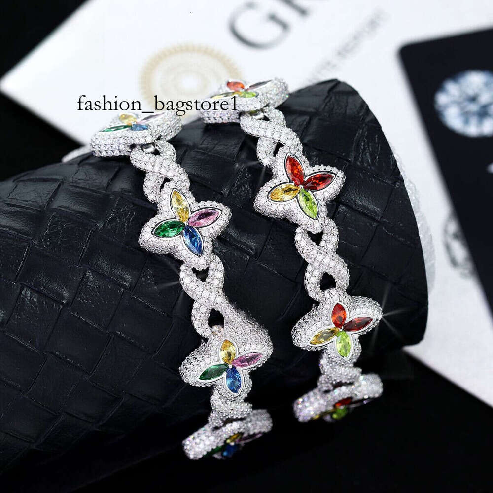New Style Sier Four Leaf Clover Bangle Wholesale 5A Colored Marquise and D VVS Moissanite Charm Bracelet
