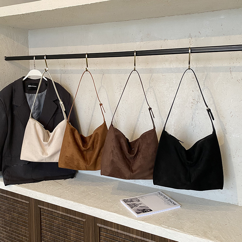 Free shipping designer High-End Matte Tote Bag for Women New Fashion Retro Texture Shoulder Bag Large Capacity Commuter Bag Underarm Bag
