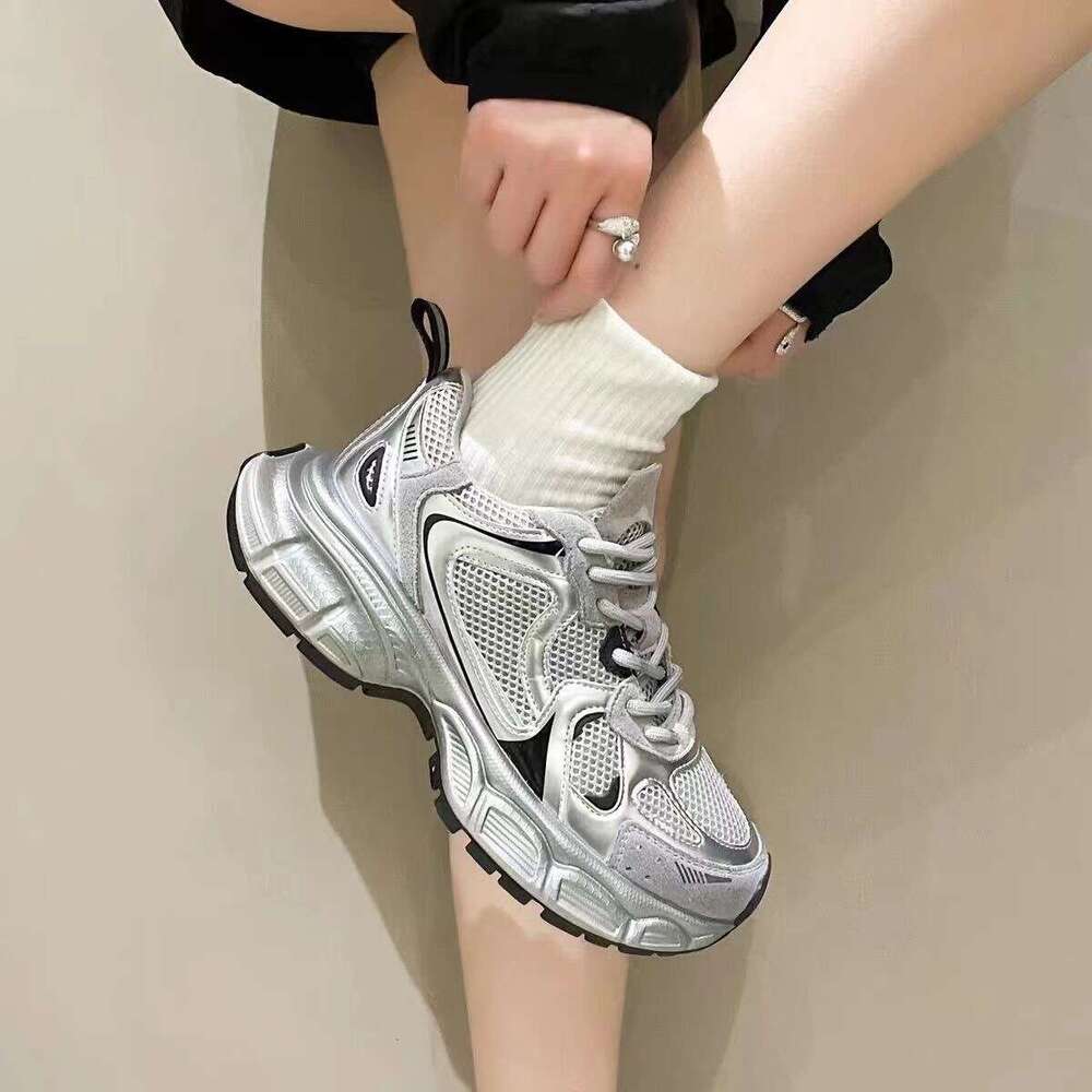 2025 Summer New Silver Pink for Women Breathable Casual Running Shoes Lightweight Thick Designer Shoe Sole Sneakers
