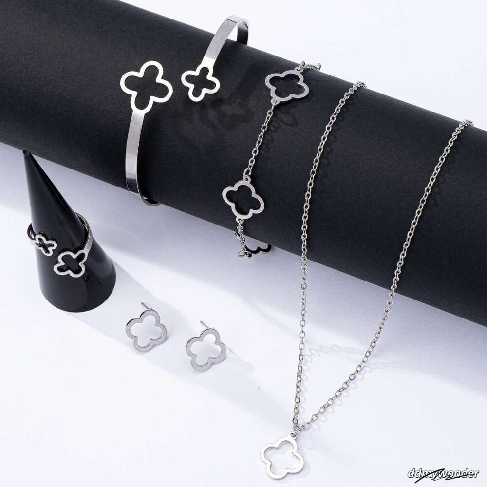 Fashion Lucky Clover Necklace Earrings - Chain Bracelet And Ring Set ddmywonder ddmywonder ddmywonder