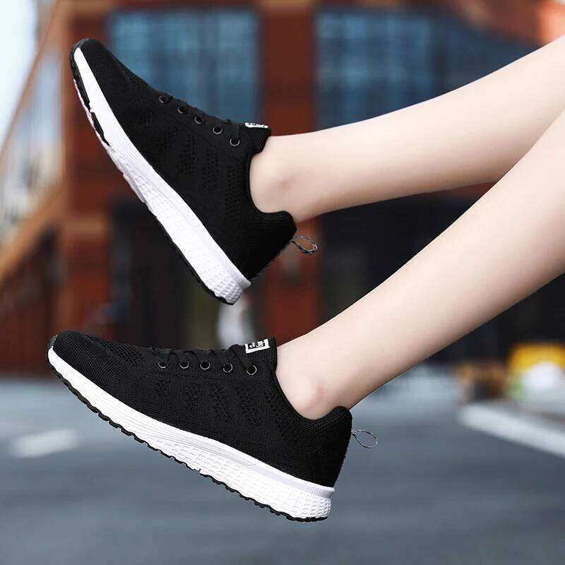 Women Casual Shoes Fashion Breathable Running Mesh Flat Shoes Sneakers Women 2025 Gym Vulcanized Shoes White Female Footwear