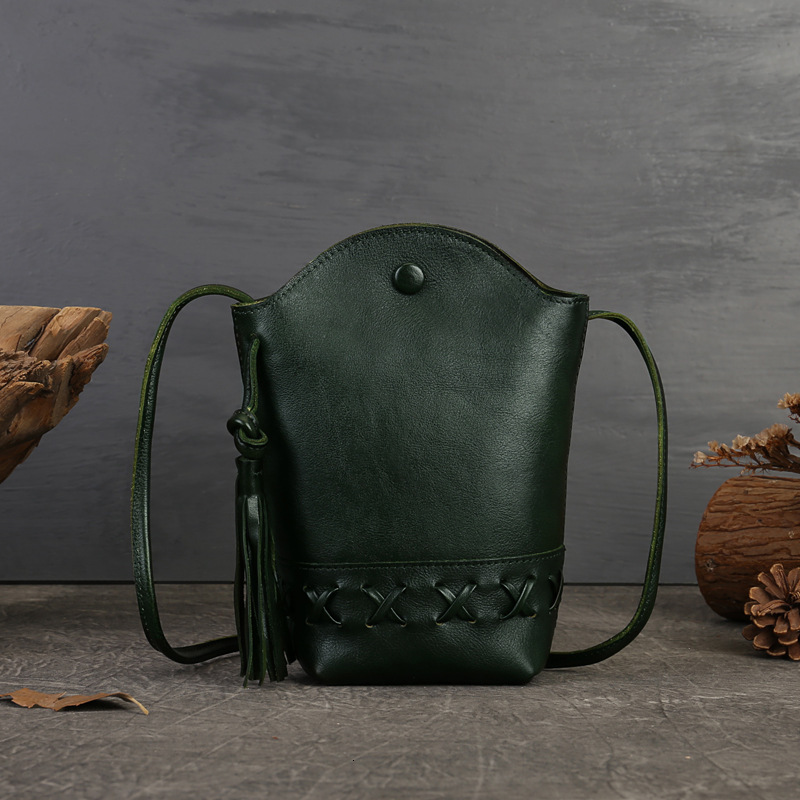 2025 new designer cowhide woven mobile phone bag mini sloping shoulder casual tassel handbag