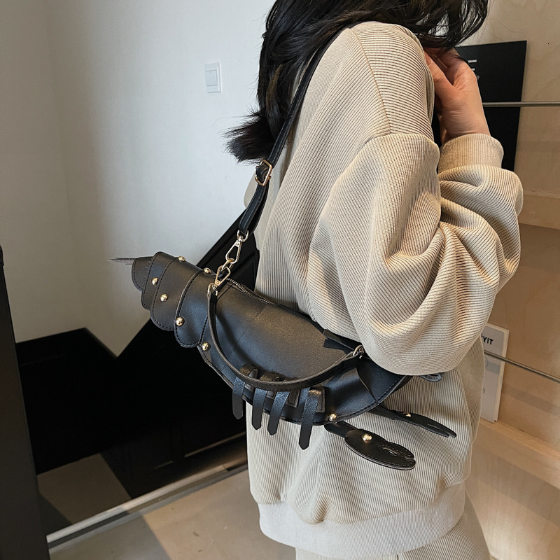 2025 autumn new personalized dragon bag European and bag American fashion style rivet niche design cute women's shoulder bag designer bag