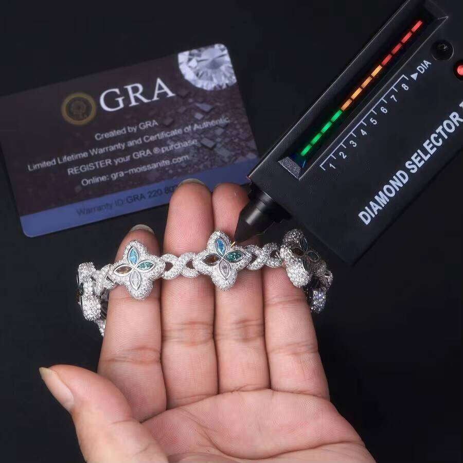 Fashionable Sier Chain Bracelet with Moissanite & Four-Leaf Clover Design - Stylish Hip Hop Gift for Birthdays, Unisex