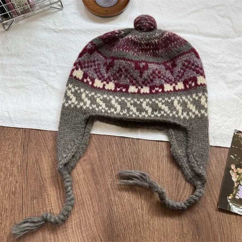 Janese Retro Jacquard Niche Wool Blended Pulr Flying Hat Unisex Winter Warm Ear Protector Knitted Lace Bomber Hats GorrasXJ250910