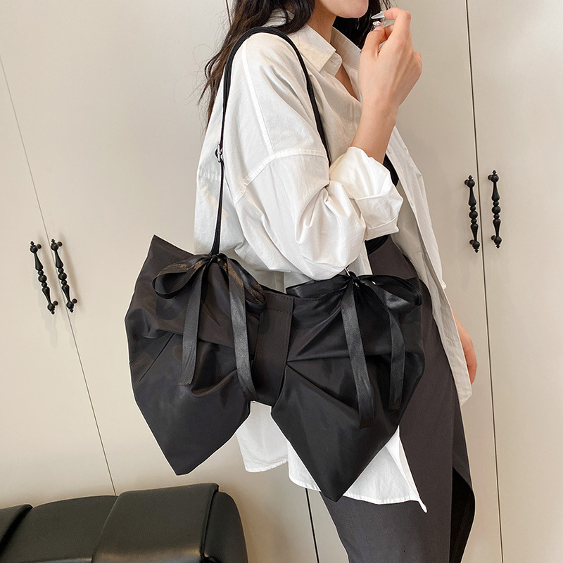 2025 Autumn New Cute Bow Sweet Style Light bag Luxury Versatile Trendy Fashion Niche Design Women's Shoulder Bag Designer Bag