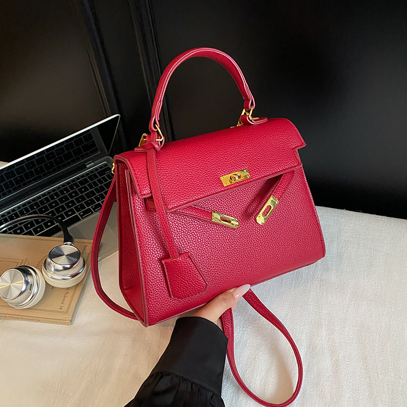 Fashionable, luxurious, large capacity women's handbag, simple and versatile shoulder bag, essential crossbody bag for women's shopping and 