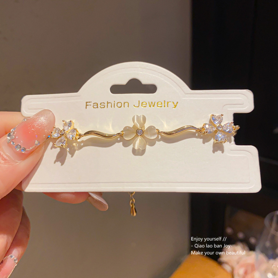 Gold-Tone Bracelet With Mother-of-Pearl Flower & Crystal Floral Accents, Delicate Feminine Style, Perfect For Elevating Daily Elegant Looks & Gifting