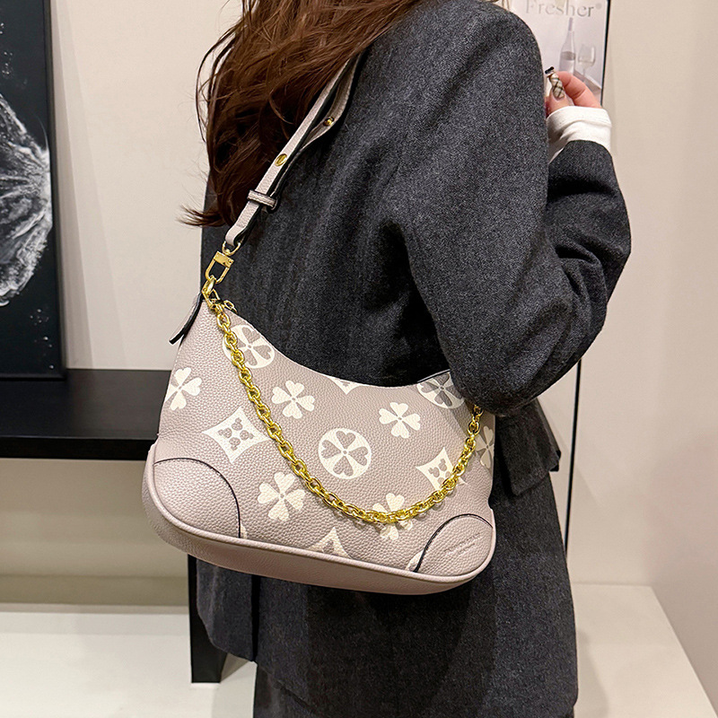 new Free shipping designer bag Fashionable handbag with soft texture comfortable simple and durable