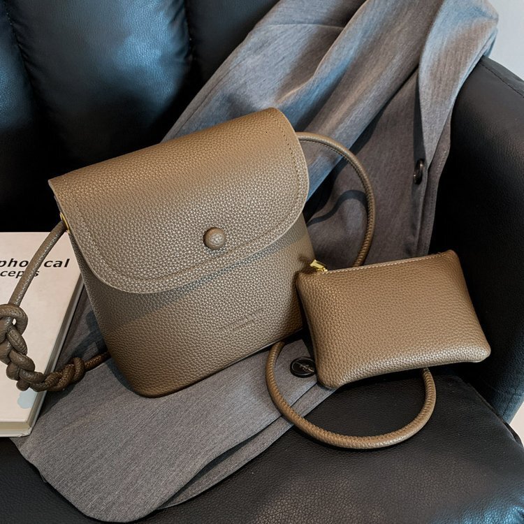 Free shipping designer TikTok Trendy New Bucket Bag for Women Lightweight Crossbody Bag Casual Shoulder Bag Versatile Summer Ultra-Soft Phone Bag