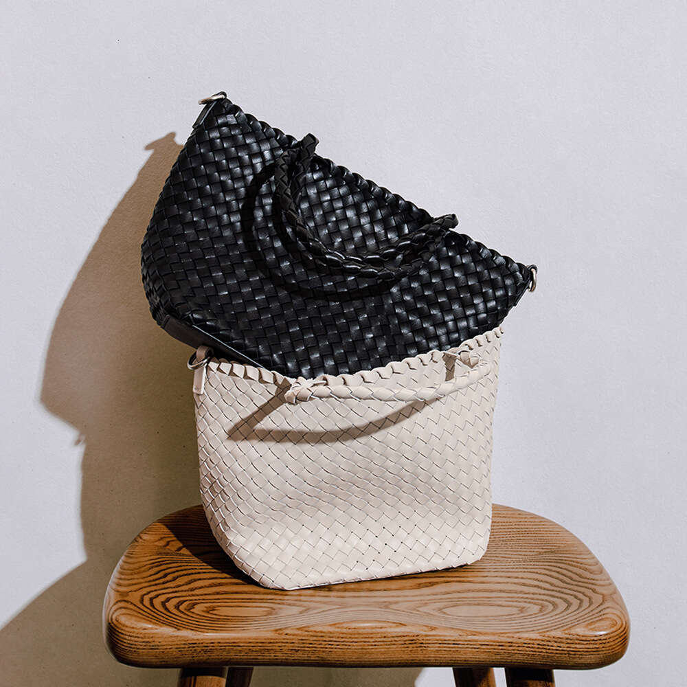 Designer Tote Baotou layer cowhide shoulder bag vegetable basket vegetable tanned pure handmade crossbody bag women's 2025 new