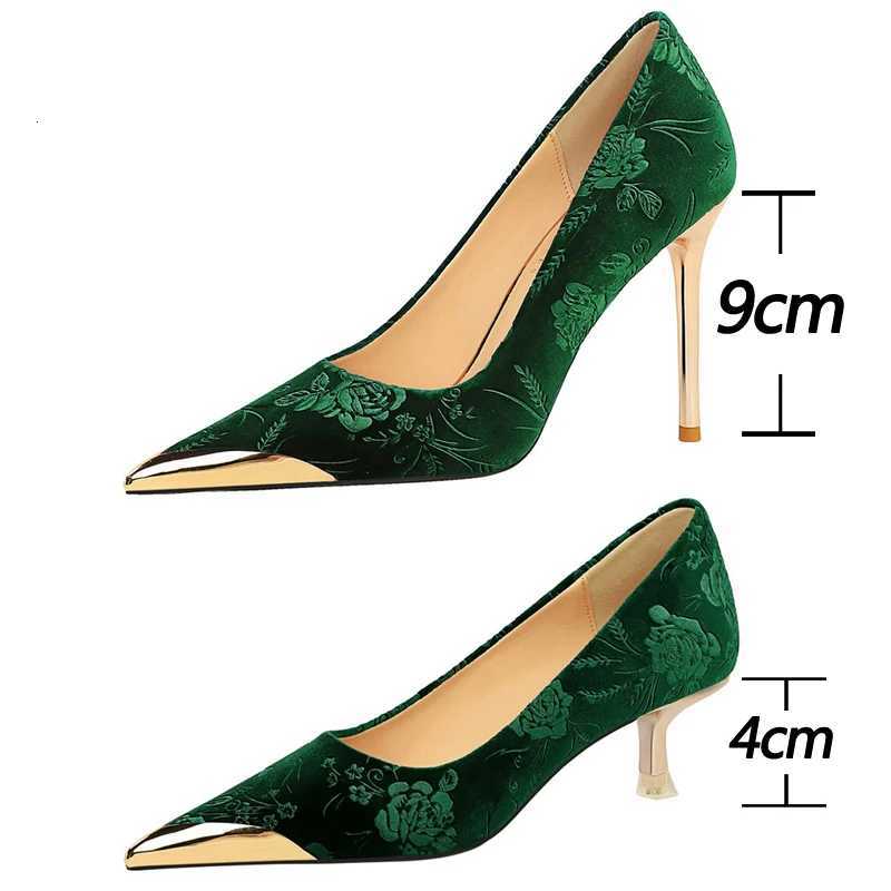 BIGTREE Shoes women 9 cm 4 cm Heels Flower embossing Women Pumps Metal pointed tip High Heels Stilettos Elegant banquet shoes W250910