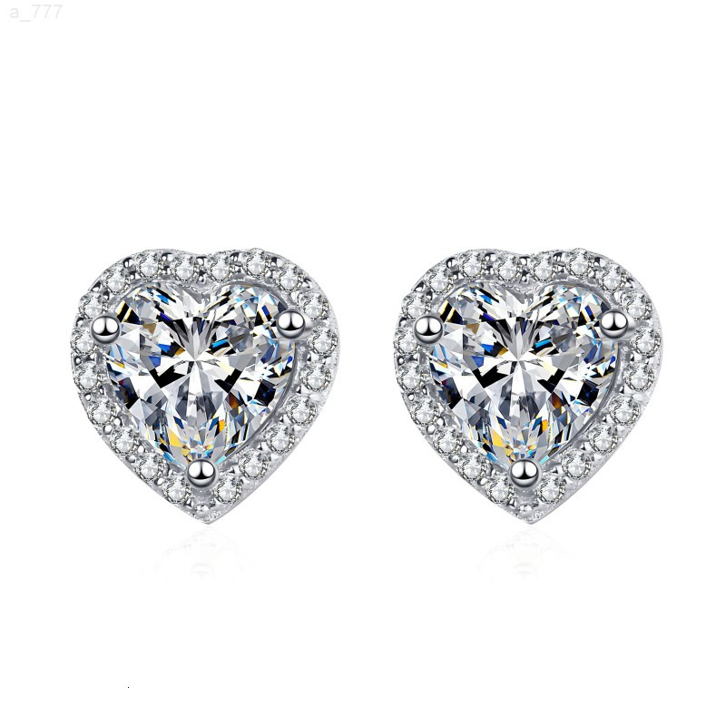 Exquisite HeartShape 925 Sterling Silver Moissanite Stud Earrings Fashionable Jewelry