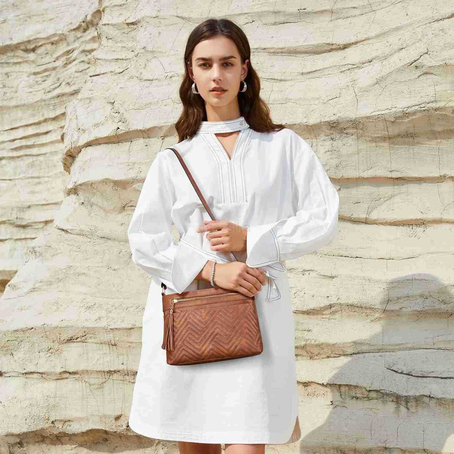 Crossbody Purses for Women Medium Shoulder Bag Quilted Handbags with Zipper Pocket M250910