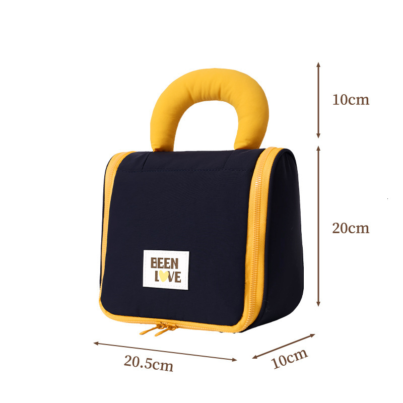 2025 Designer's New Fashion Makeup Bag Handheld Travel Bag
