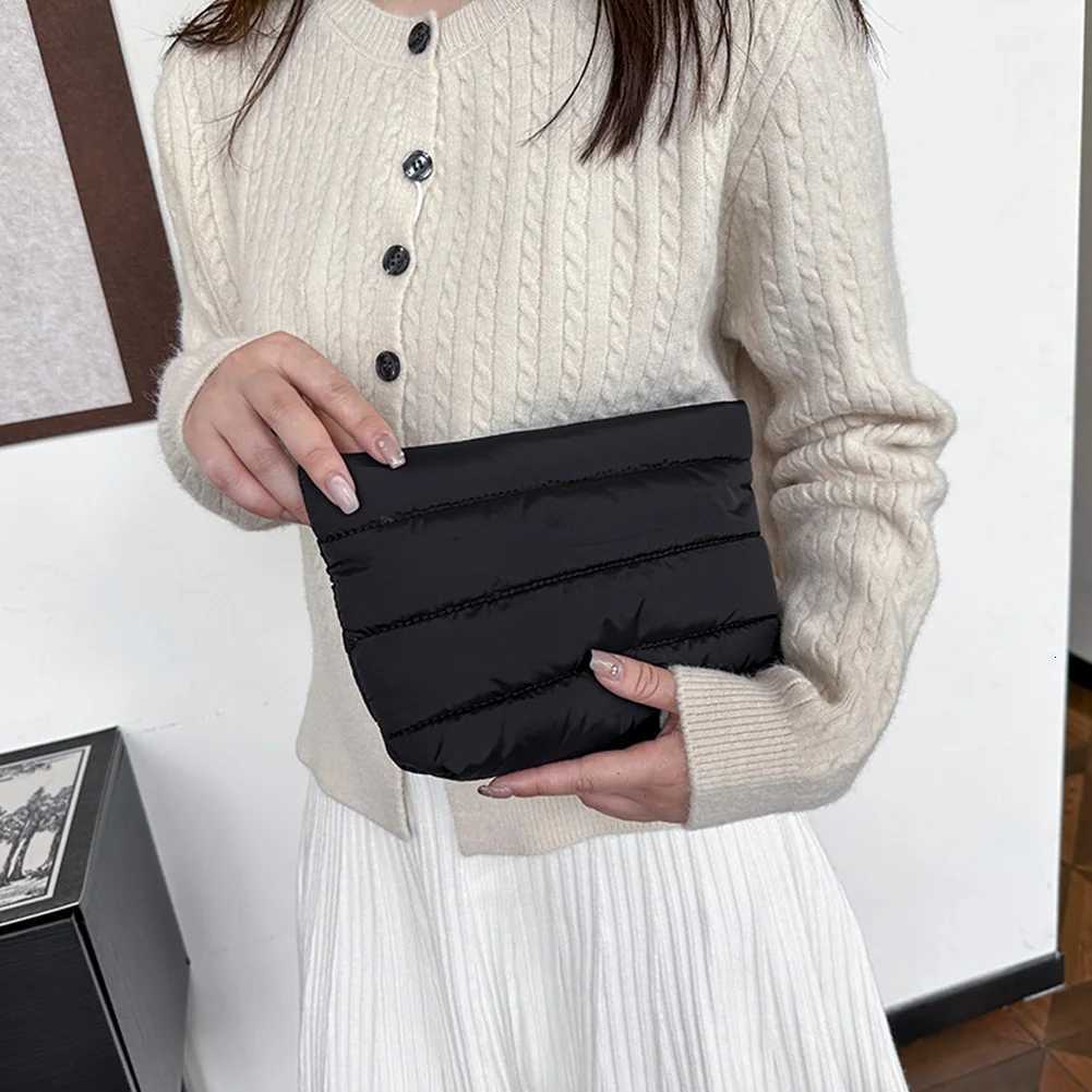 Fashion Cosmetic Bag for Women Girls Casual Clutch Handbag Cute Puffer Makeup Clutch Storage Pouches for OrganizationXJ250910