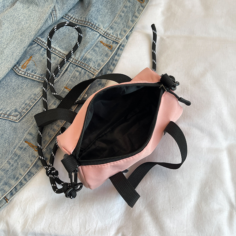 Luxury Free Shipping Bag Summer Mountain Style Mini Crossbody Bag Designer Bag Trendy Cool Decorative Pendant Earphone Mini Bag Oxford Cloth Original 