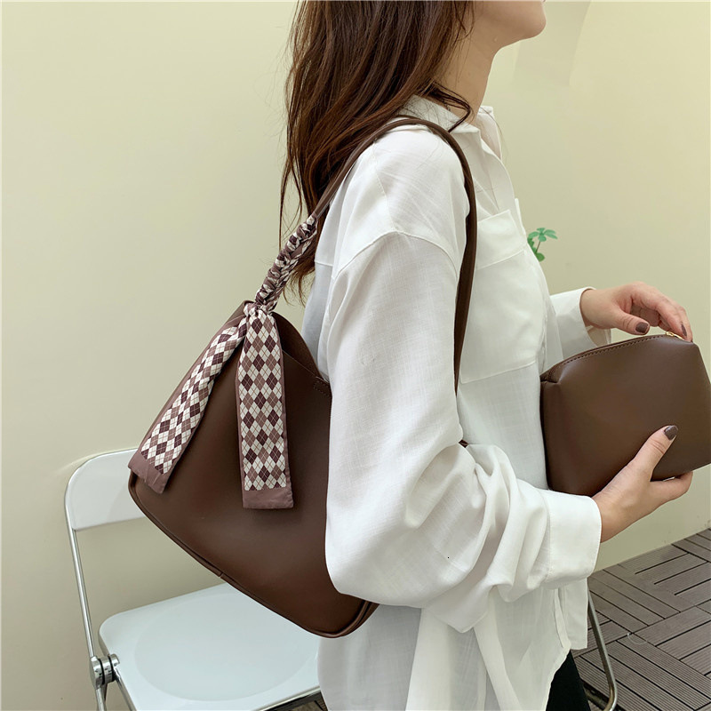 High End Commuting Large Capacity Single Shoulder Underarm Bag Simple New Versatile Luxury Bag Textured Free Shipping Trendy Designer Bag Bucket Bag