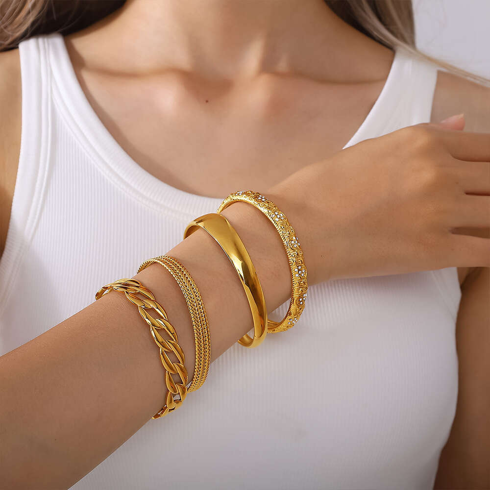 Fashion Bracelet High-End Hollow Stainless Steel Gold-Plated Light Jewelry Niche Personality
