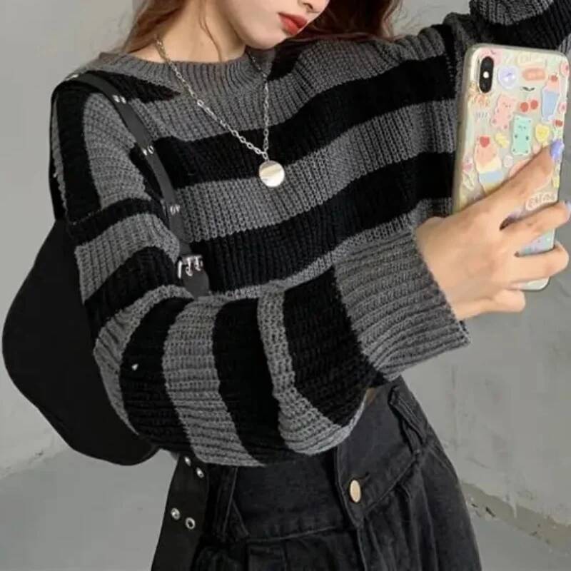Korean Style Striped Cropped Sweater Women Vintage Oversize Knit Jumper Female Autumn Long Sleeve O-neck Pullovers Tops dongdumaoyi