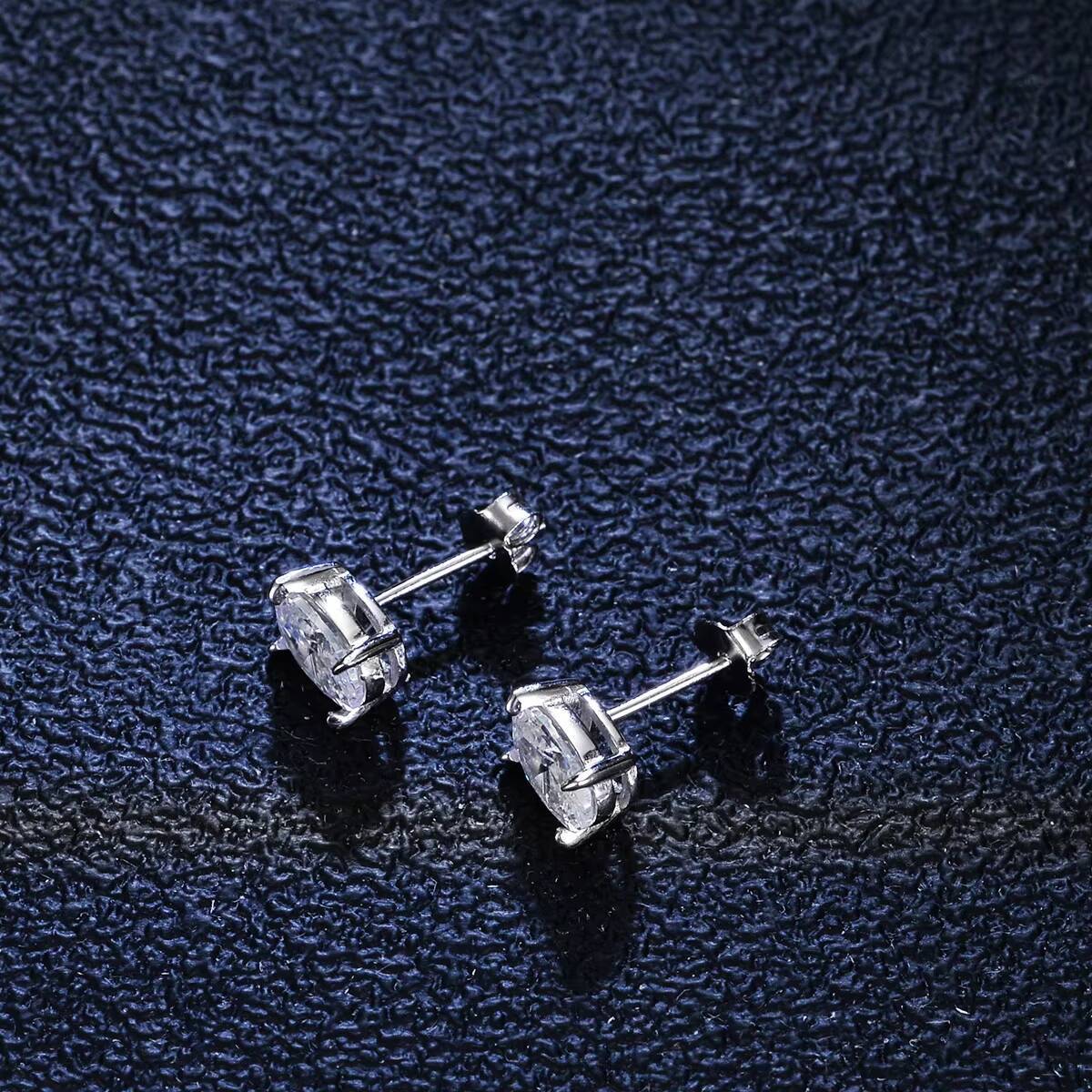 Real D Color GRA Moissanite Diamond 18k White Gold Plated 925 Sterling Silver Oval Cut Moissanite Stud Earrings for Women