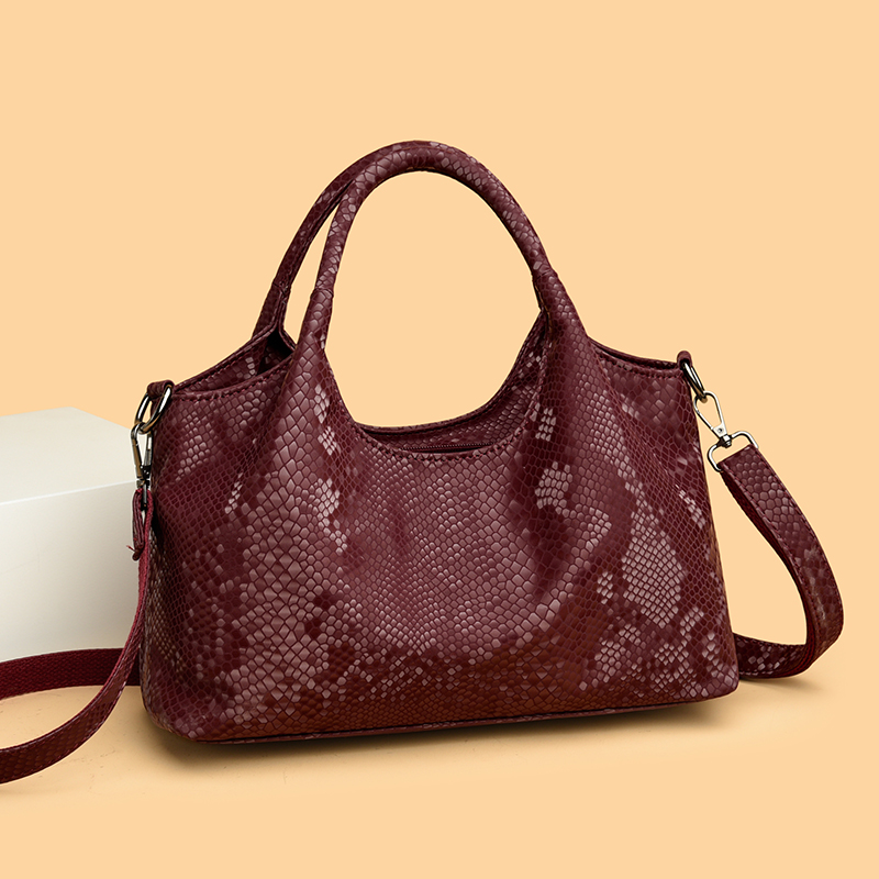 Chic Women's Elegant Bag - Luxury Design & Durable Material
