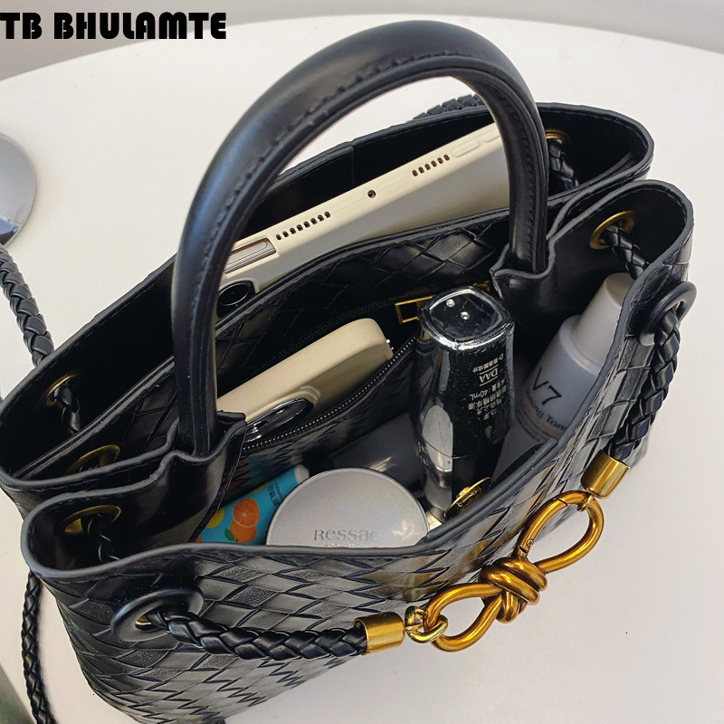 Free Shipping Designer Luxury Bag Bag 2025 New Women's Bag Niche High-end Metal Rope Buckle Woven Shoulder Bag Fashion Versatile Retro Commuter B