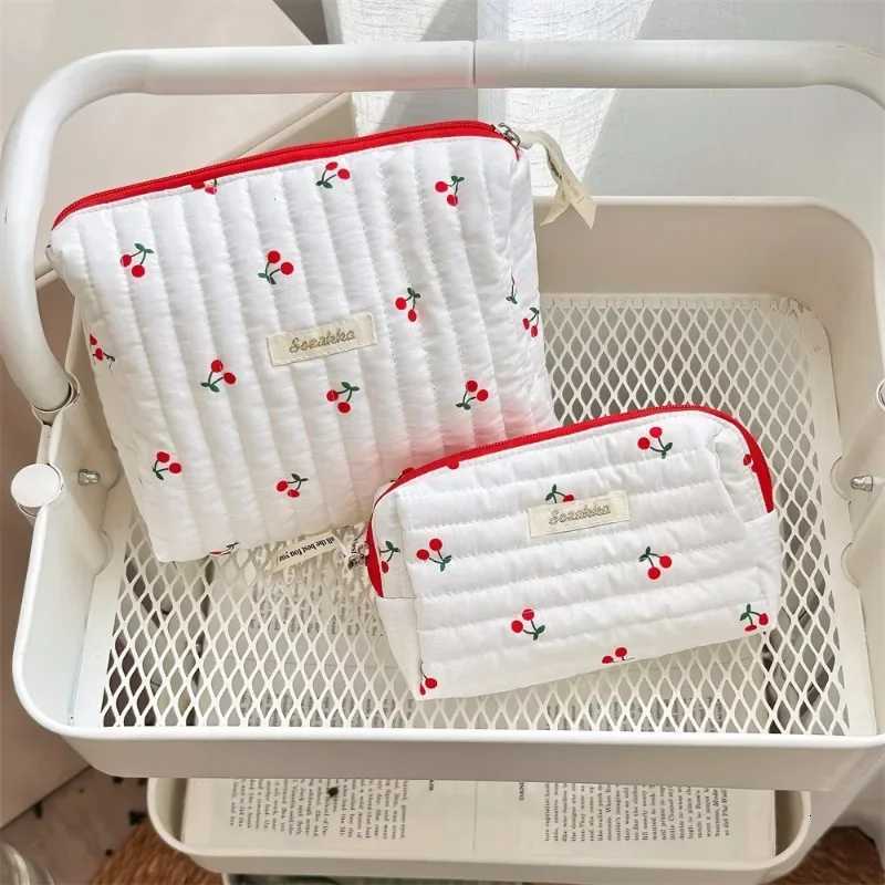 Fashion Women Quilted Cotton Cosmetic Storage Bag Cherry Travel Makeup Storage Organizer Pouch Girls Pencil Case Tote HandbagsXJ250910