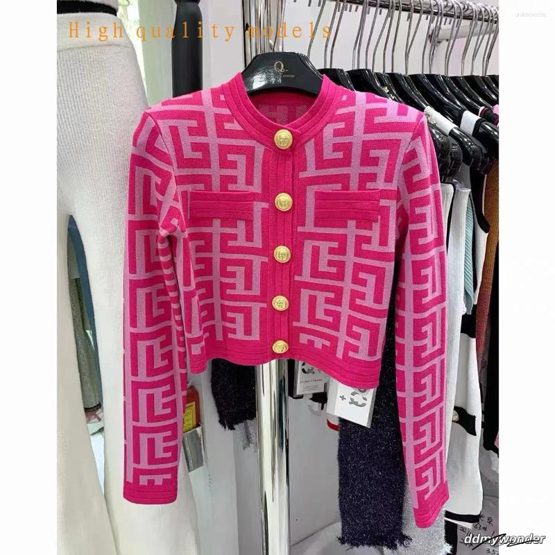 Women's Knits Spring And Autumn Knitted Cardigan Coat Women With Buttons French Chic Top Korean Style Alphabet O-Neck Short Sweaters