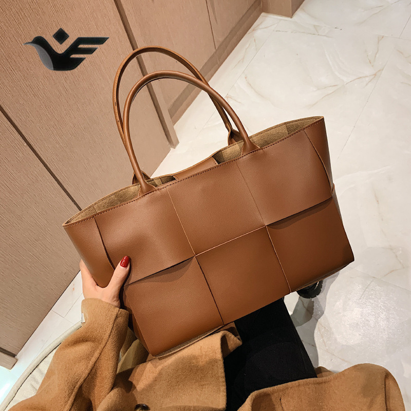 Feiyan Free Shipping New Designer Bag Large Capacity Bag 2025 Fashion Woven Shoulder Bag Handheld Crossbody Bag Versatile Tote Bag