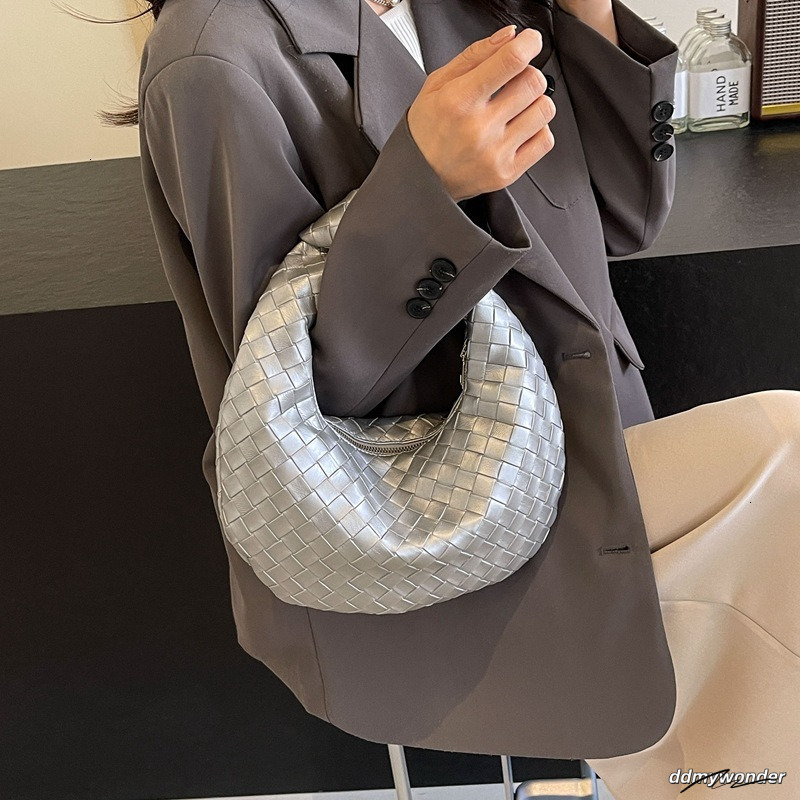 Fashionable Women's Handmade Woven Free Shipping Designer New Crescent Handbag Leisure Vacation Beach Bag ddmywonder ddmywonder