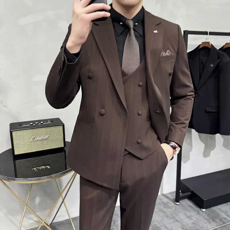 The new Spring 2025 suit set is fashionable stylish and versatile Its a threepiece formal suit suitable for British business W250910