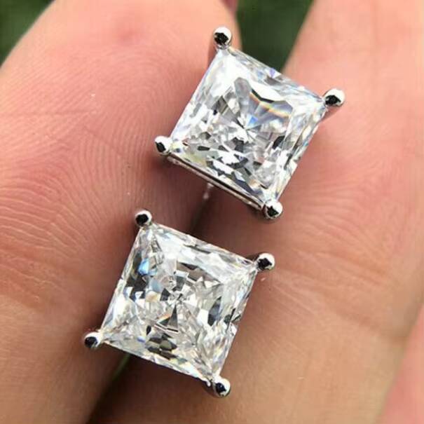 Classic Design 925 Sterling Silver GRA Certificated Diamond Moissanite Stud Earrings