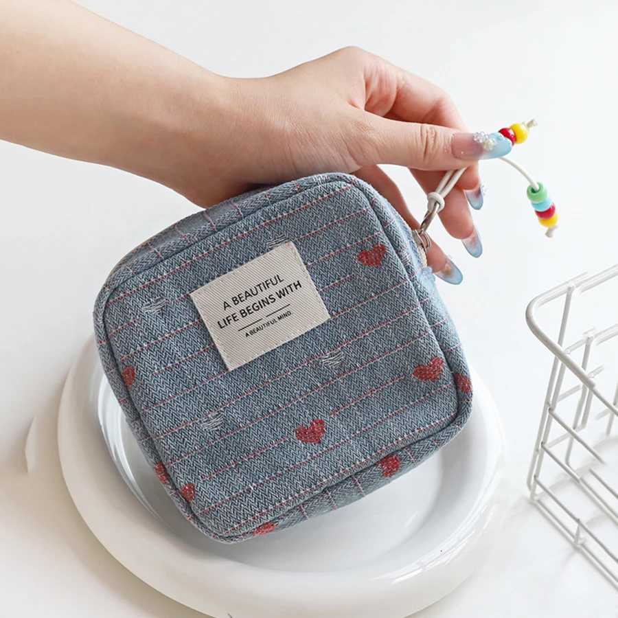 Korean Style Small Portable Square Makeup Bag for Students Earphones Lipstick Storage Pouch Casual Denim Fabric Travel EssentialXJ250910