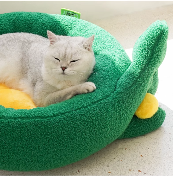 Warmth Insulated Dog/Cat Bed: Cozy Semi-Padded Animal Resting Area