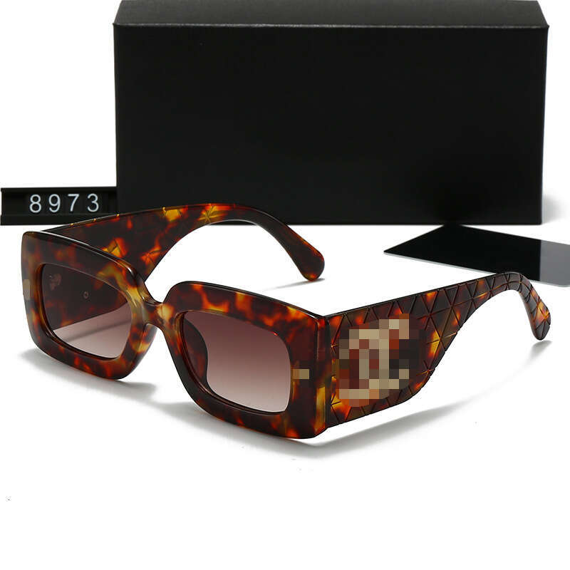 New Small Frame Square Fashion for Women Versatile Thick Leg Personality Metal Accessories Sunglasses 8973