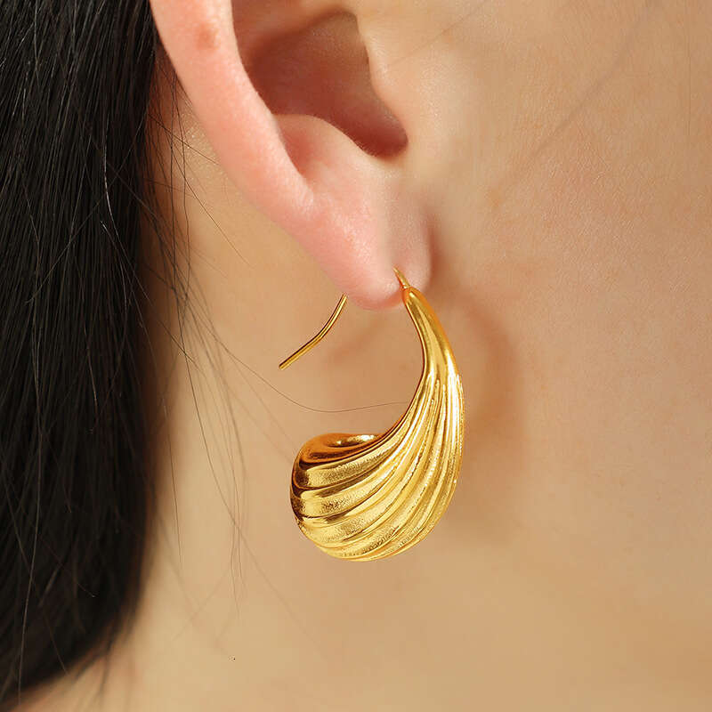 French Style Light Luxury Gold-Plated Geometric Stripe Hollow Earrings Ring Open Set Fashion New Model