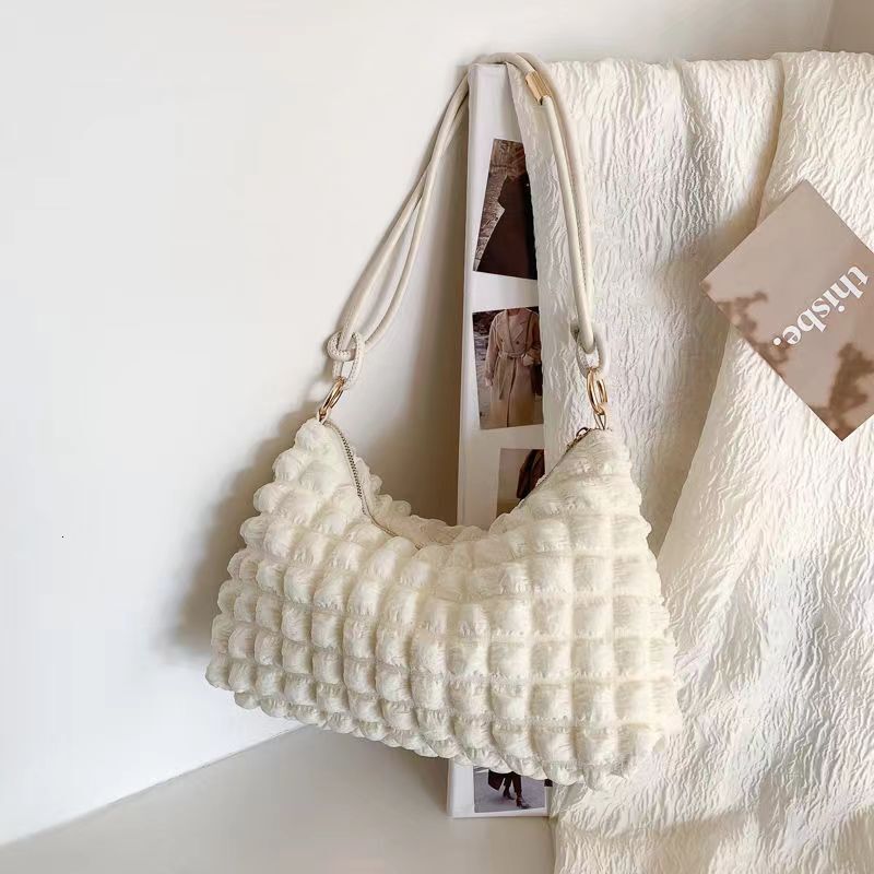 New Designer Bag Autumn Winter White Cream Single Shoulder Underarm Bag For Women Free Shipping Luxury Bag Niche Cloud Light Luxury Crossbody Bag Whol