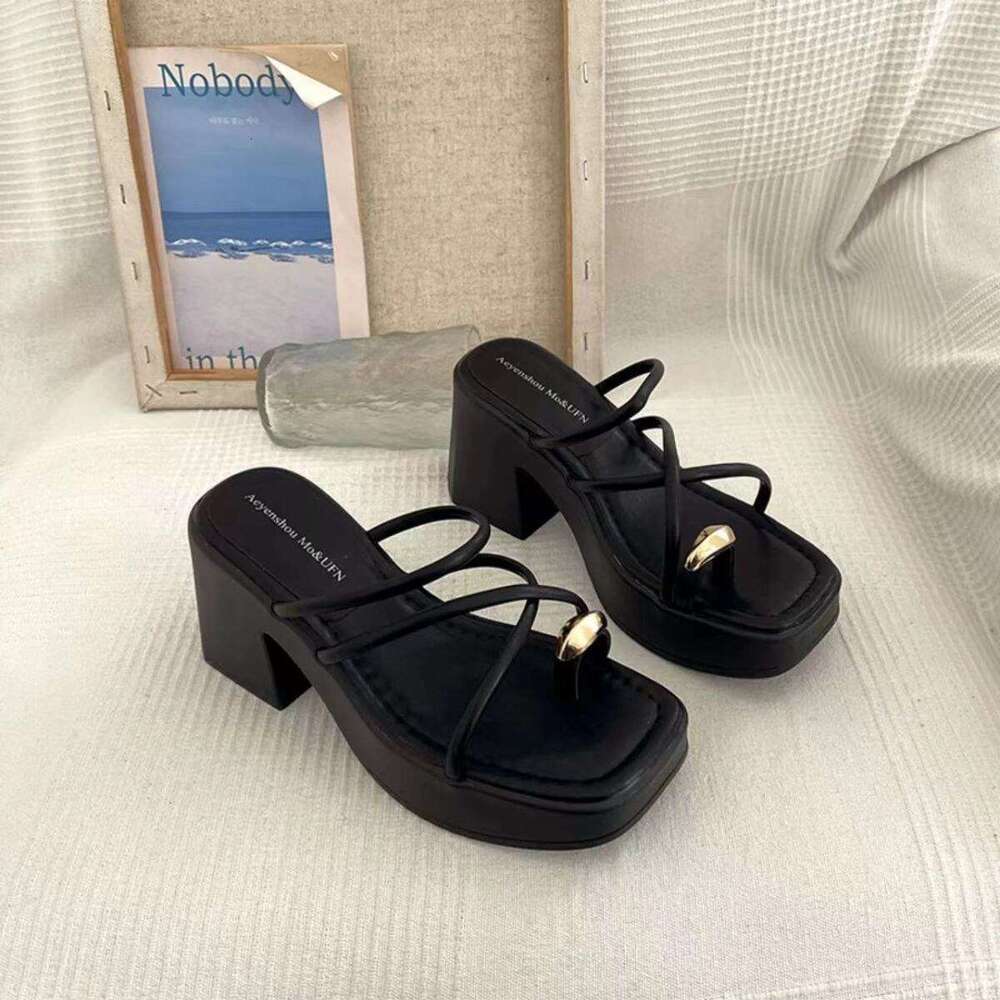 Stunning French Style High for Women Summer Outdoor Toe Post Slippers 2025 New Fashion Designer Shoe Thick Heel Non-Slip Sandals